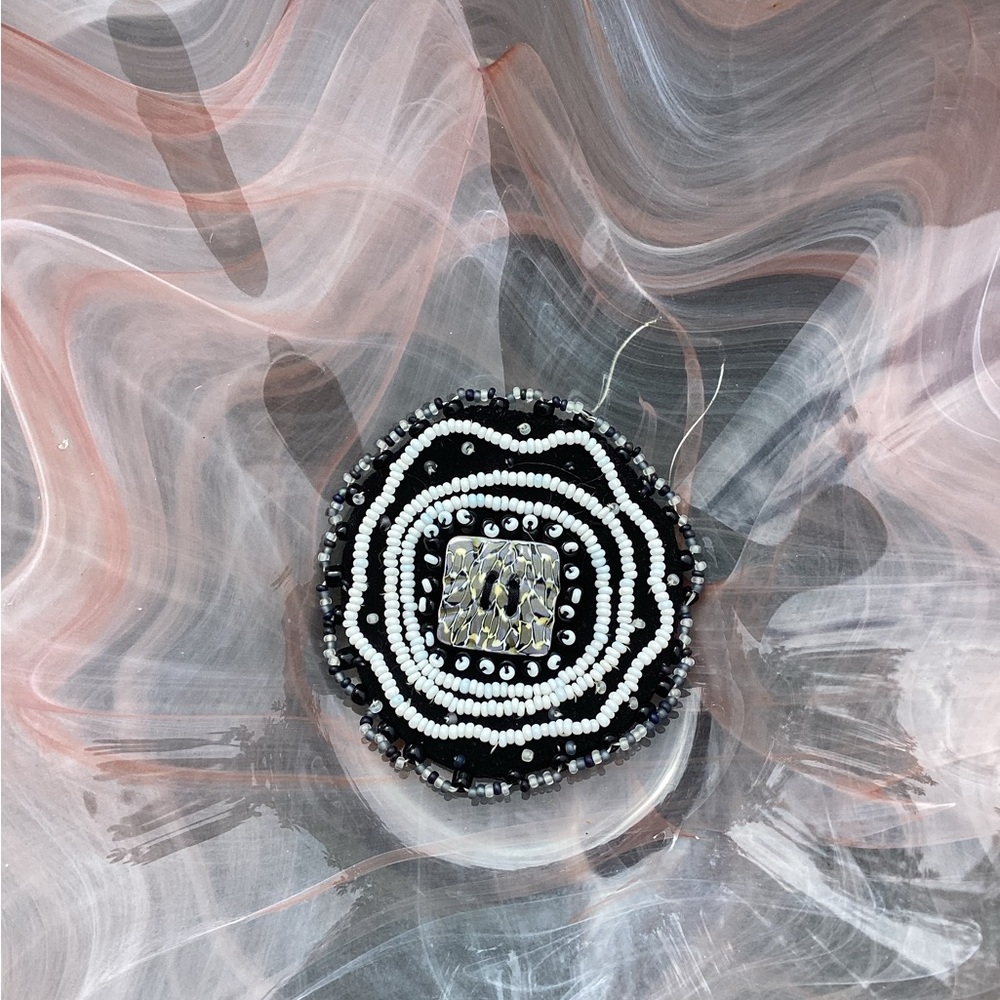 Boutique: Abstract black and white spiral pin brooch - Picture 2 of 3